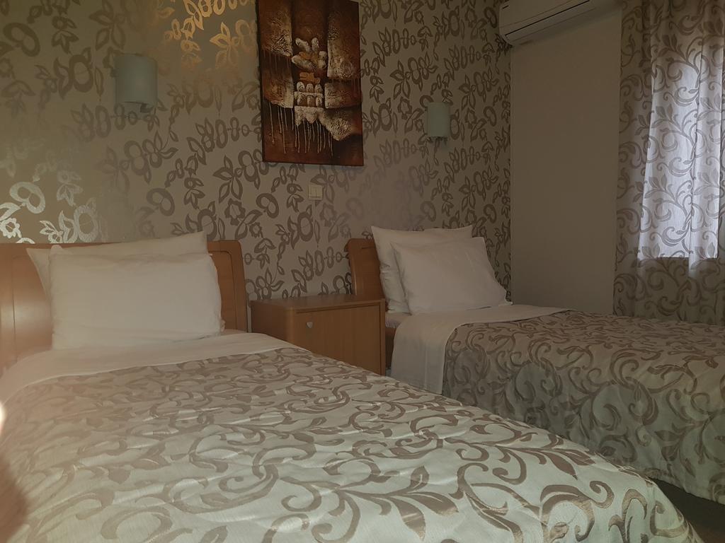 Hotel Dvor Bijelo Polje Exteriör bild
